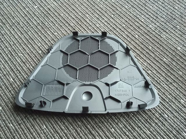 bontott OPEL ASTRA J Műszerfal Középső Hangszóró Burkolat