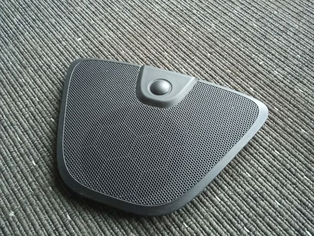 bontott OPEL ASTRA J Műszerfal Középső Hangszóró Burkolat