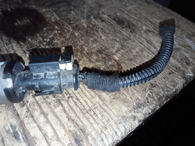 bontott OPEL ASTRA J Olajnyomás Szelep Okoskerékhez