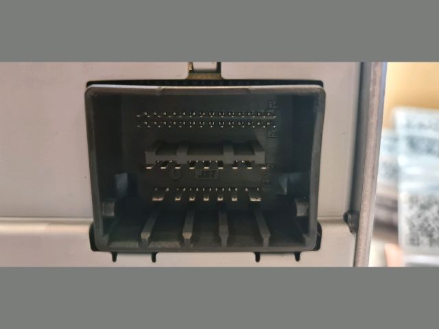 bontott OPEL ASTRA J Rádió / CD