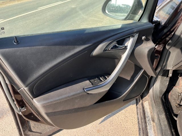 bontott OPEL ASTRA J Rádió / CD