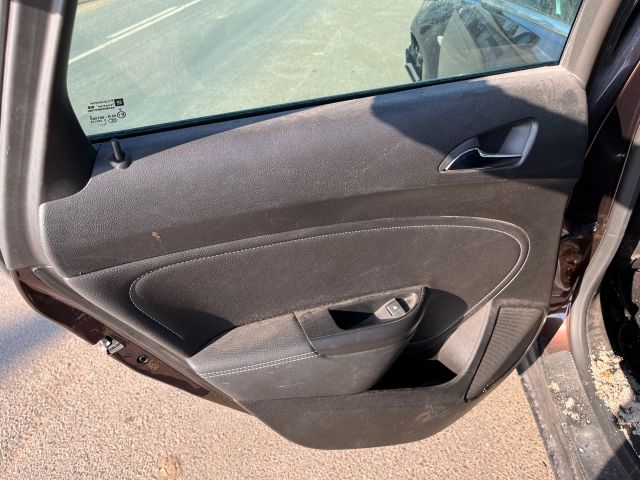 bontott OPEL ASTRA J Rádió / CD