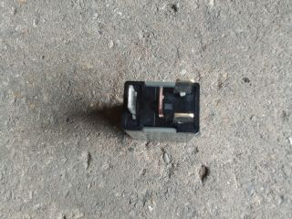 bontott OPEL ASTRA J Relé