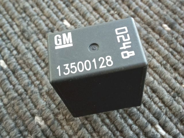 bontott OPEL ASTRA J Relé