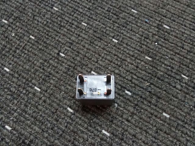 bontott OPEL ASTRA J Relé