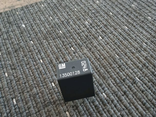 bontott OPEL ASTRA J Relé