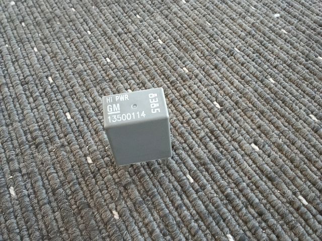 bontott OPEL ASTRA J Relé