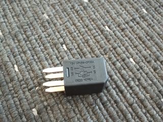 bontott OPEL ASTRA J Relé