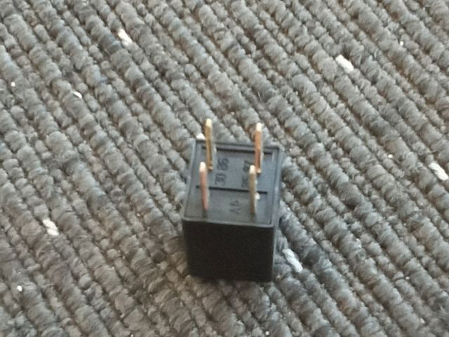 bontott OPEL ASTRA J Relé