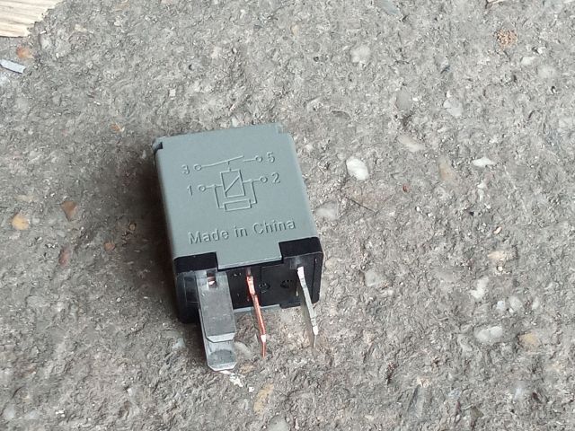 bontott OPEL ASTRA J Relé