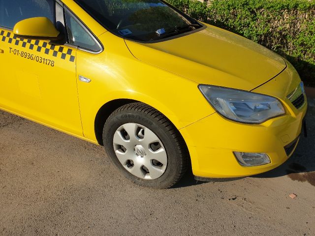 bontott OPEL ASTRA J Tankajtó