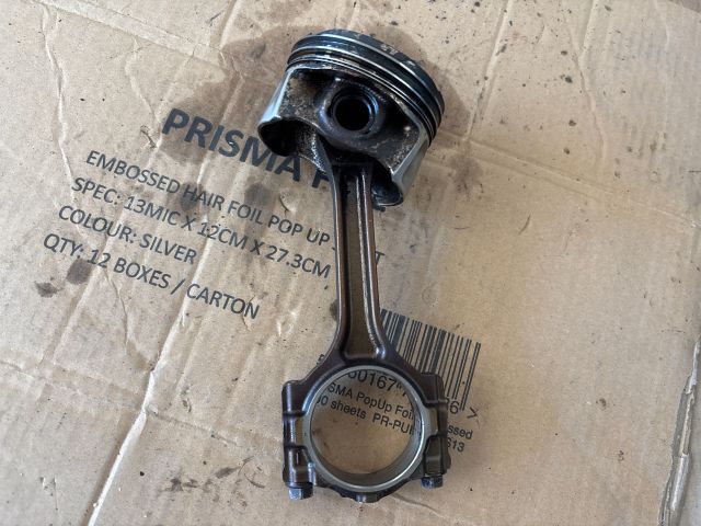 bontott OPEL ASTRA K Dugattyú és Hajtókar