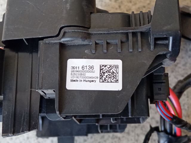 bontott OPEL ASTRA K Biztosítéktábla Motortér