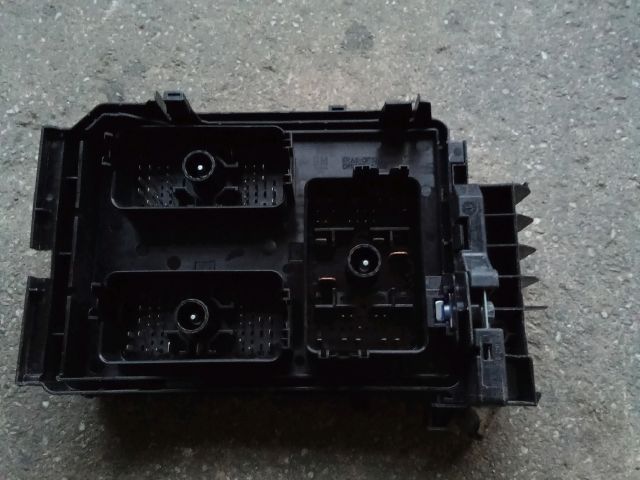 bontott OPEL ASTRA K Biztosítéktábla Motortér