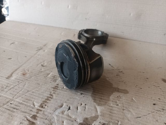 bontott OPEL ASTRA K Dugattyú és Hajtókar