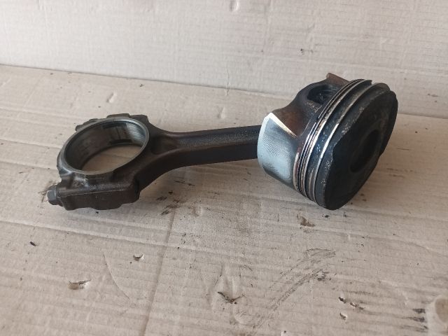 bontott OPEL ASTRA K Dugattyú és Hajtókar