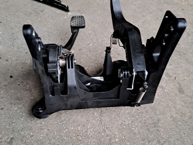 bontott OPEL ASTRA K Kuplung Pedál