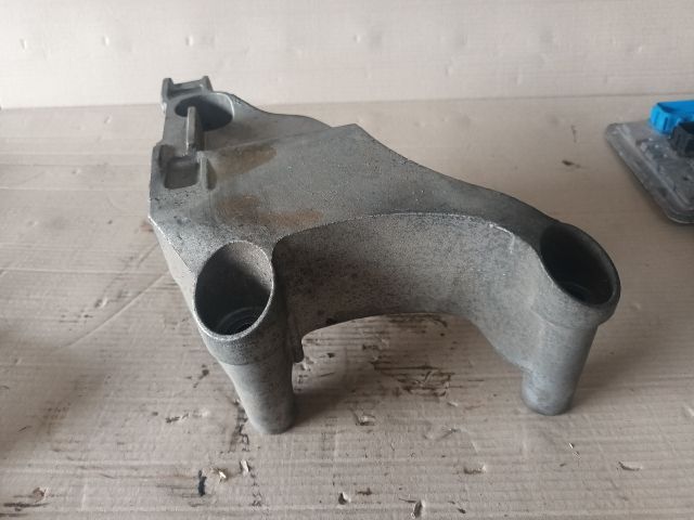 bontott OPEL ASTRA K Motor Tartó Bak (Fém)