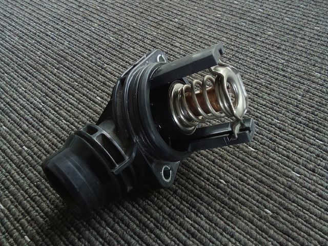 bontott OPEL ASTRA K Termosztátház