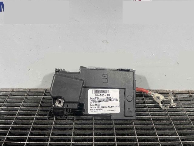 bontott OPEL ASTRA K Biztosítéktábla Motortér