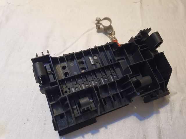 bontott OPEL ASTRA K Biztosítéktábla Motortér