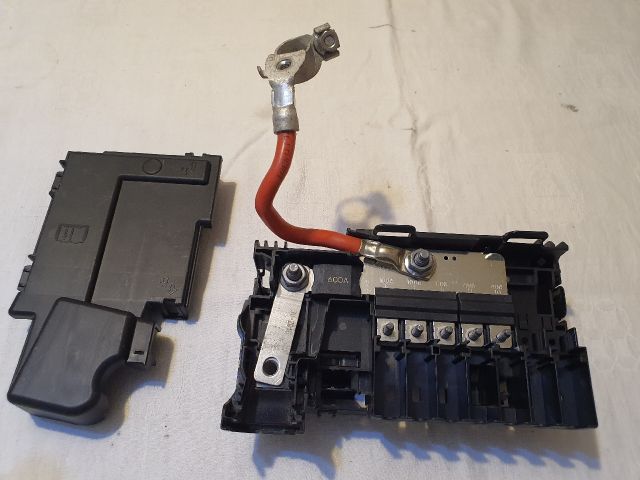 bontott OPEL ASTRA K Biztosítéktábla Motortér