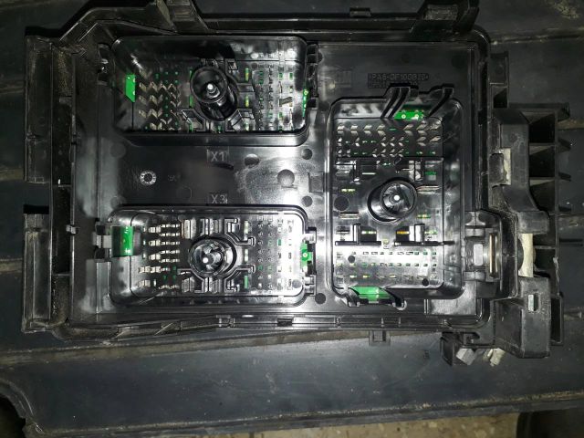 bontott OPEL ASTRA K Biztosítéktábla Motortér