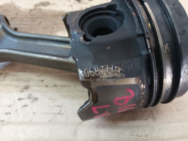 bontott OPEL ASTRA K Dugattyú és Hajtókar