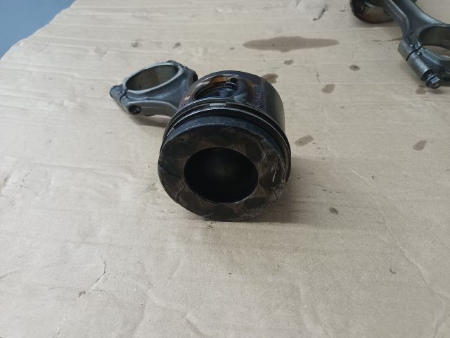 bontott OPEL ASTRA K Dugattyú és Hajtókar