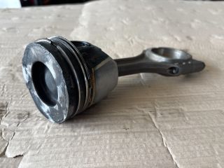 bontott OPEL ASTRA K Dugattyú és Hajtókar