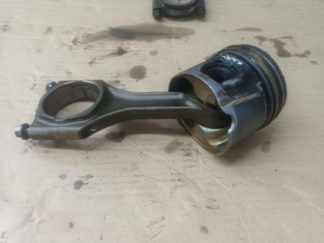 bontott OPEL ASTRA K Dugattyú és Hajtókar