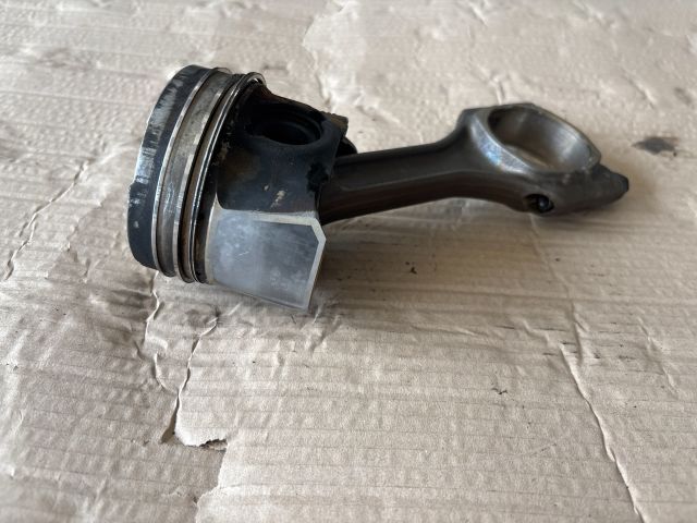 bontott OPEL ASTRA K Dugattyú és Hajtókar