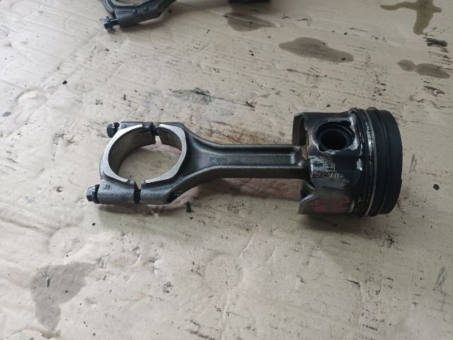 bontott OPEL ASTRA K Dugattyú és Hajtókar