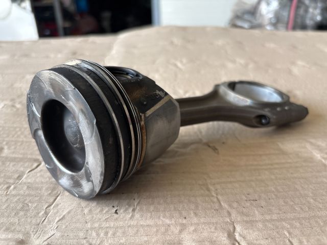 bontott OPEL ASTRA K Dugattyú és Hajtókar