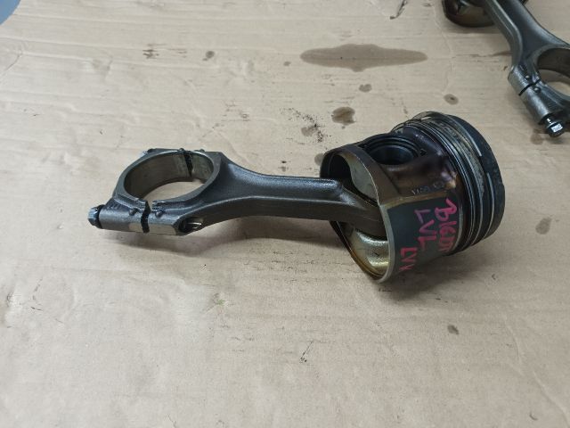 bontott OPEL ASTRA K Dugattyú és Hajtókar