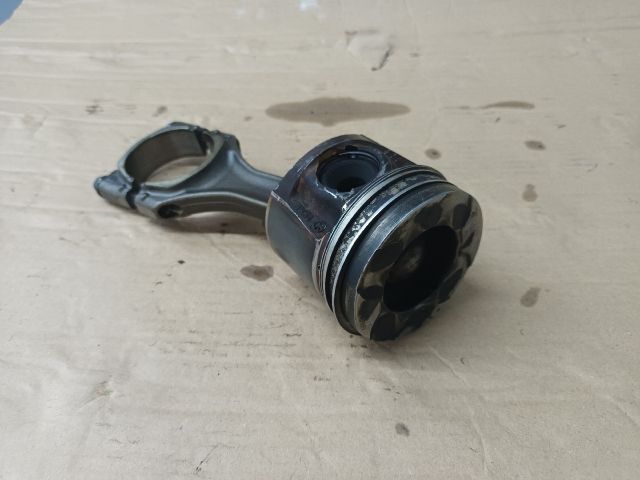 bontott OPEL ASTRA K Dugattyú és Hajtókar