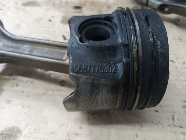 bontott OPEL ASTRA K Dugattyú és Hajtókar