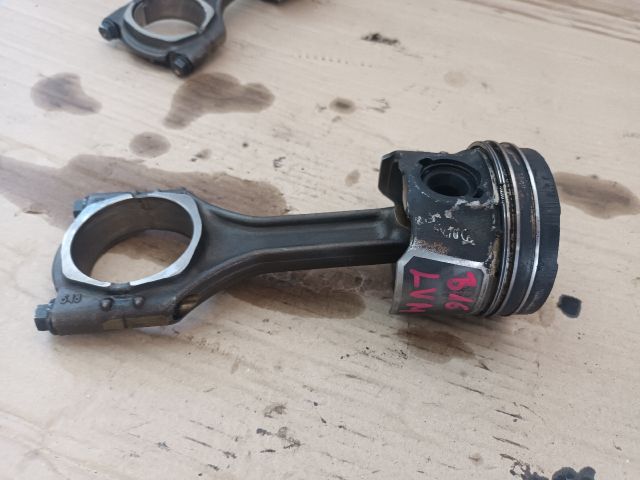 bontott OPEL ASTRA K Dugattyú és Hajtókar