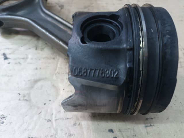 bontott OPEL ASTRA K Dugattyú és Hajtókar