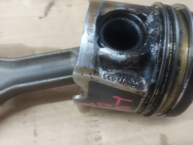 bontott OPEL ASTRA K Dugattyú és Hajtókar