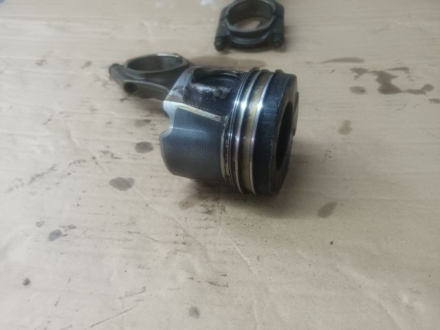 bontott OPEL ASTRA K Dugattyú és Hajtókar