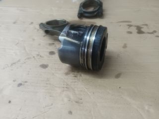 bontott OPEL ASTRA K Dugattyú és Hajtókar