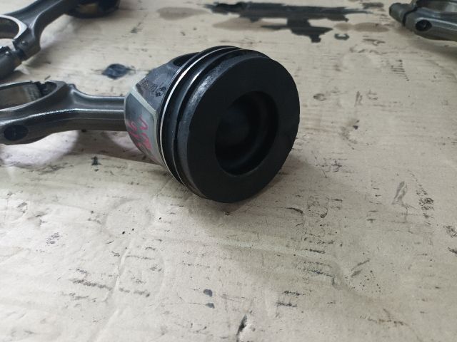 bontott OPEL ASTRA K Dugattyú és Hajtókar