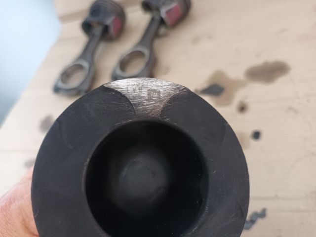 bontott OPEL ASTRA K Dugattyú és Hajtókar