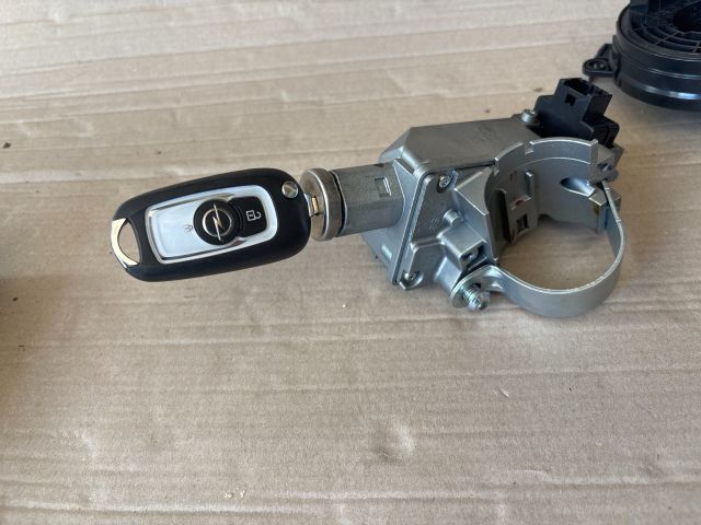 bontott OPEL ASTRA K Gyújtáskapcsoló Házzal