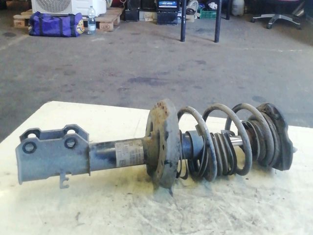 bontott OPEL ASTRA K Jobb első Gólyaláb (Lengécsillapító, Rugó)