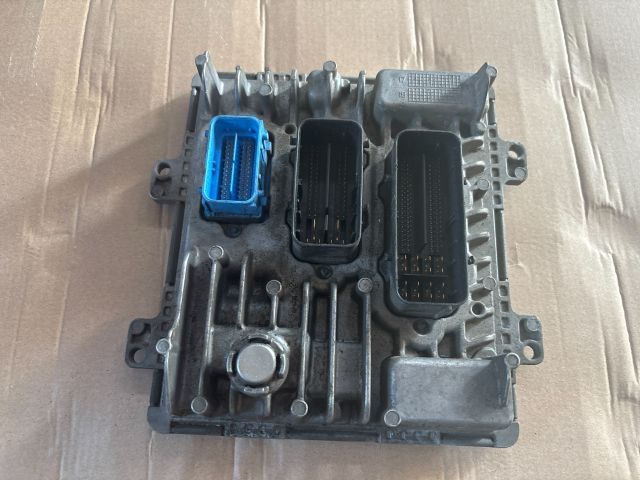 bontott OPEL ASTRA K Motorvezérlő