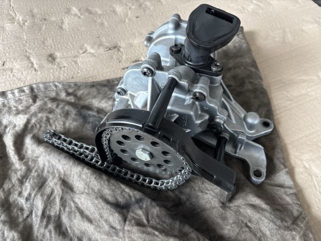 bontott OPEL ASTRA K Olajszivattyú