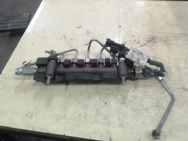 bontott OPEL ASTRA K Porlasztó Sor / Híd