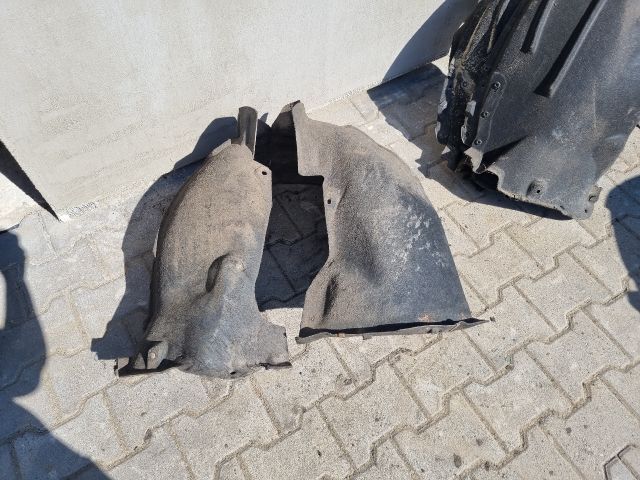 bontott OPEL ASTRA K Bal első Dobbetét (Kerékjárati, Műanyag)